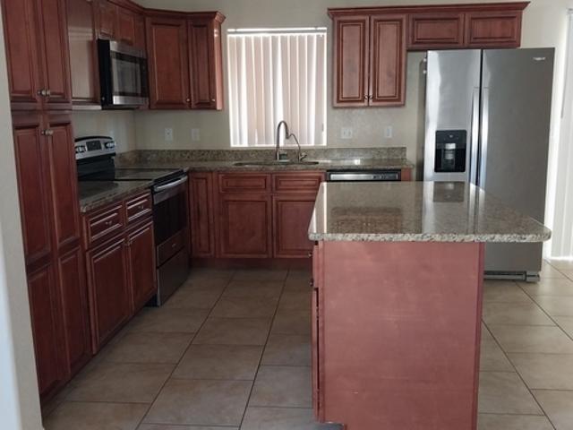 3 BR, 2 BA Apartment 2040 Louise Avenue, Kingman, AZ 86401