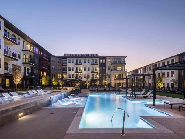 3 BR, 2 BA Apartment 2050 Texas Plaza Drive Unit 209, Irving, TX 75062