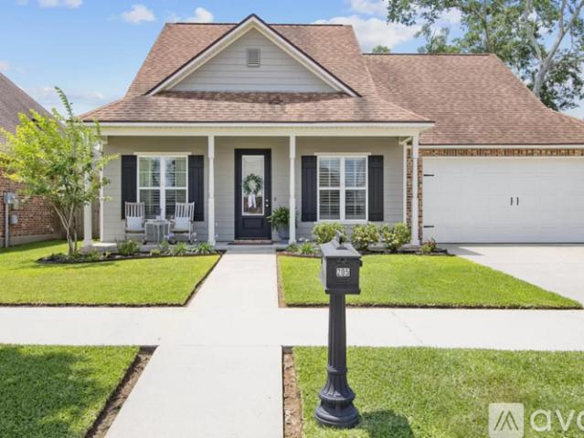 3 BR, 2 BA Apartment 205 Oak Path Drive, Unit 1, Carencro, LA 70520