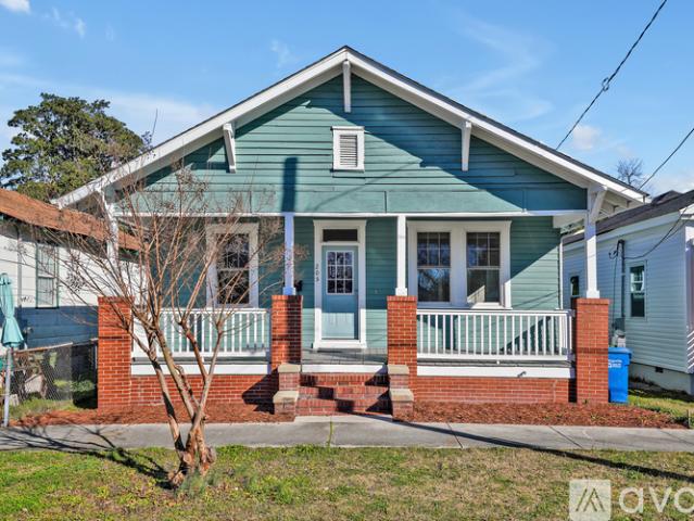 3 BR, 2 BA Apartment 205 S 11 Th St, Wilmington, NC 28401
