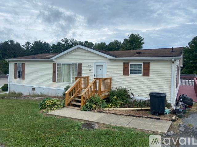 3 BR, 2 BA Apartment 209 Silver Rd, Beaver, WV 25813