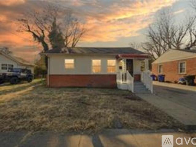 3 BR, 2 BA Apartment 20 Neville St, Portsmouth, VA 23701