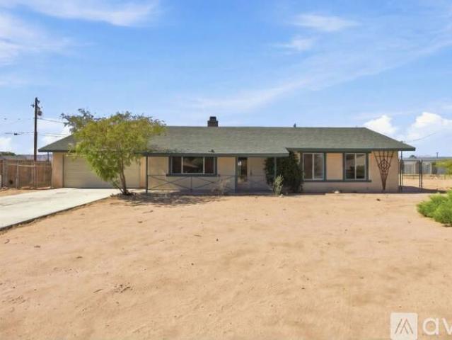 3 BR, 2 BA Apartment 21011 Sioux Rd, Apple Valley, CA 92308