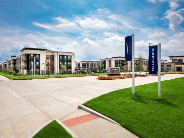 3 BR, 2 BA Apartment 2105 S. Forum Drive Unit 5301, Grand Prairie, TX 75052