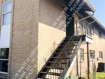 3 BR, 2 BA Apartment 2112 Lafayette Street, Gretna, LA 70053