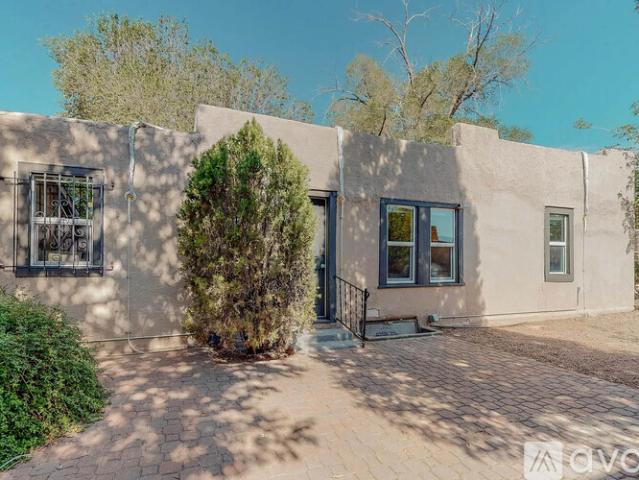 3 BR, 2 BA Apartment 2124 Eton Avenue Southeast, Albuquerque, NM 87106