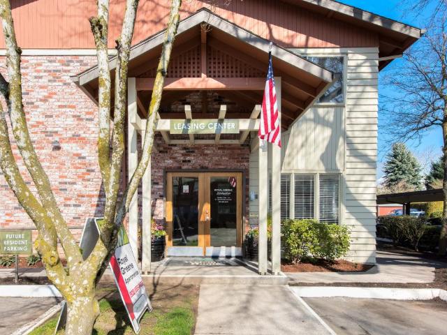 3 BR, 2 BA Apartment 2124 NE 19th St Unit 115, Gresham, OR 97030