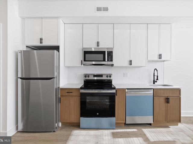 3 BR, 2 BA Apartment 2126 N Percy St, Philadelphia, PA 19122