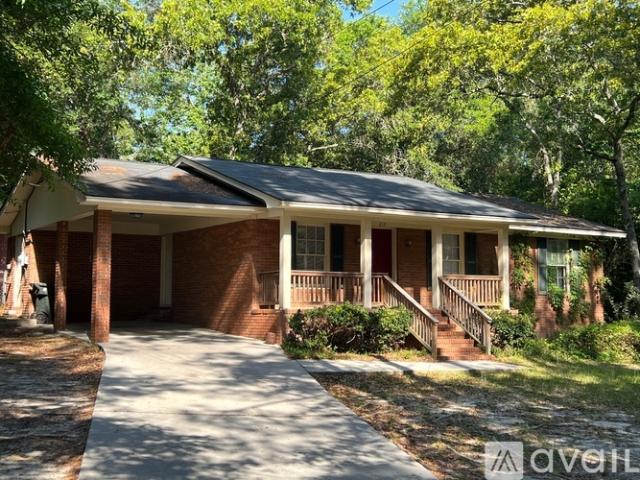 3 BR, 2 BA Apartment 212 Henderson St, Statesboro, GA 30458