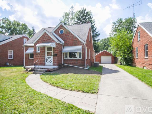 3 BR, 2 BA Apartment 2133 Dority Rd, Toledo, OH 43615