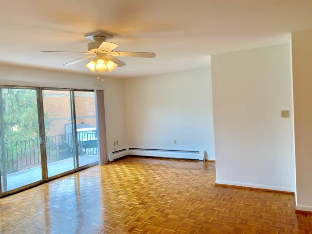 3 BR, 2 BA Apartment 2145 Madison Road Bldg. C Unit C01, Cincinnati, OH 45208
