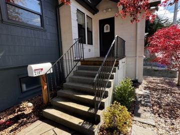 3 BR, 2 BA Apartment 214 Naval Avenue, Unit MAIN HOUSE, Bremerton, WA 98337