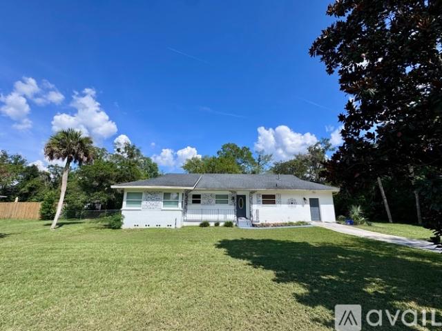 3 BR, 2 BA Apartment 215 NW 8th St, Williston, FL 32696