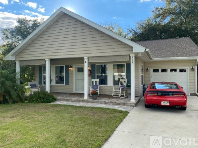 3 BR, 2 BA Apartment 215 South 11 Th Street, Fernandina Beach, FL 32034