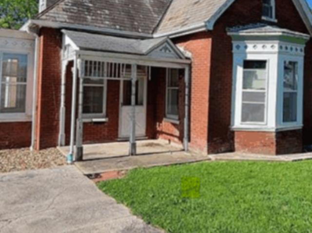 3 BR, 2 BA Apartment 216 E Walton St, Warrenton, MO 63383