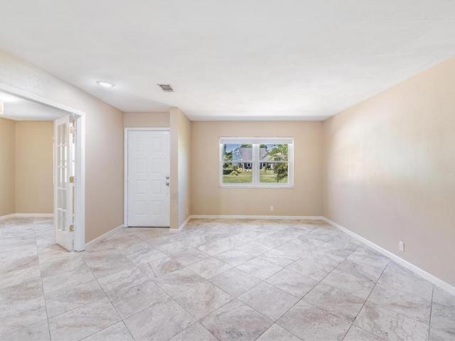 3 BR, 2 BA Apartment 21844 Ocean Pines Drive, Land O' Lakes, FL 34639