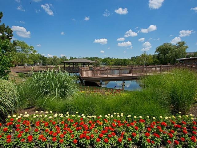 3 BR, 2 BA Apartment 2200 Hassell Road Unit 2070309, Hoffman Estates, IL 60169