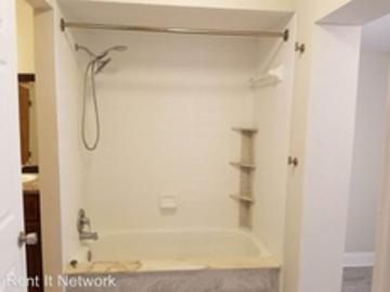 3 BR, 2 BA Apartment 2205 Cypress Point Drive East, Clearwater, FL 33763