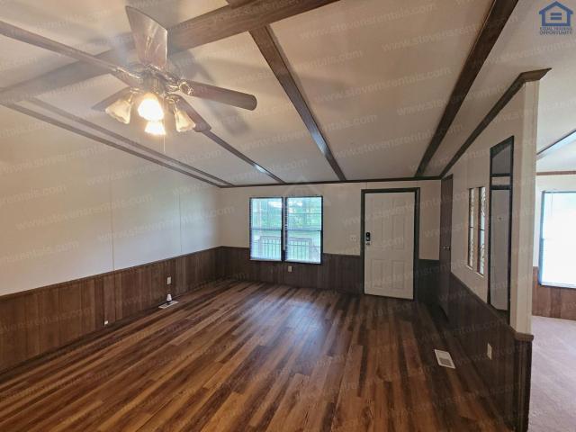 3 BR, 2 BA Apartment 2205 Elmore Town Rd, Baxter, TN 38544