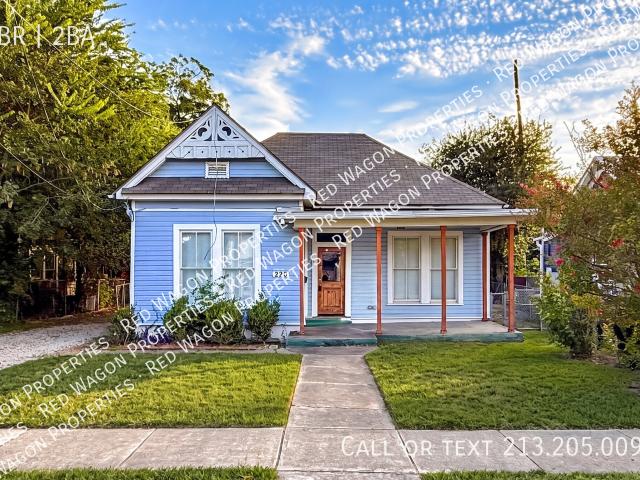3 BR, 2 BA Apartment 220 Leigh St, San Antonio, TX 78210
