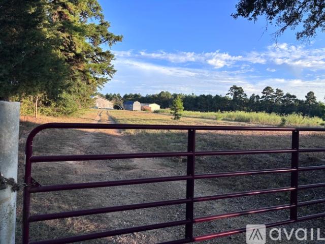 3 BR, 2 BA Apartment 22208 County Rd 251, Arp, TX 75750