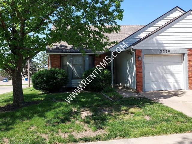 3 BR, 2 BA Apartment 2230 SW Westport Sq., Topeka, KS 66614