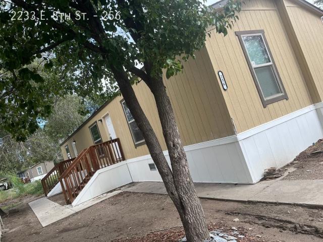 3 BR, 2 BA Apartment 2233 E. 8th St Pueblo, CO 81001