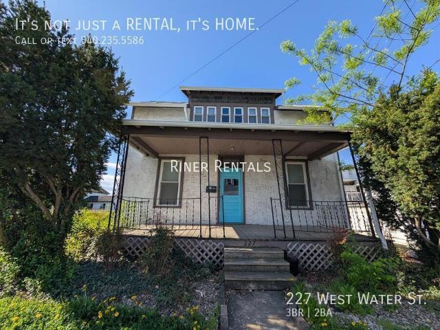 3 BR, 2 BA Apartment 227 West Water St Harrisonburg, VA 22801