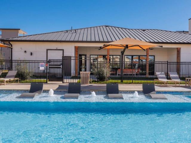 3 BR, 2 BA Apartment 2251 North Guadalupe Street Unit 5209, Seguin, TX 78155