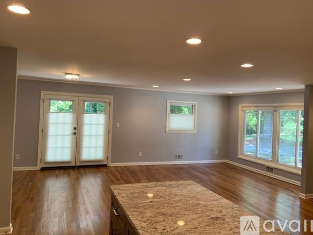 3 BR, 2 BA Apartment 2282 Shamrock Drive, Decatur, GA 30032