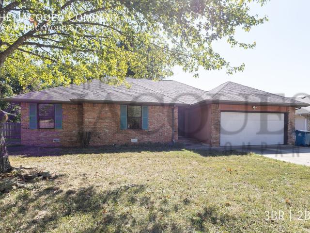 3 BR, 2 BA Apartment 2296 W. Rockwood St Springfield, MO 65807