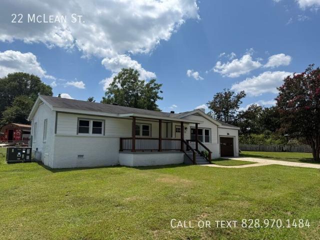 3 BR, 2 BA Apartment 22 McLean St Greenville, SC 29611