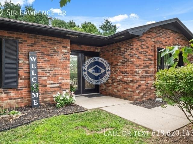 3 BR, 2 BA Apartment 22 Sir Lawrence Dr, Belleville, IL 62221