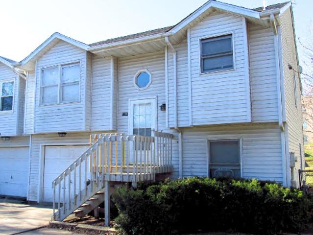 3 BR, 2 BA Apartment 2304 10th St, Coralville, IA 52241