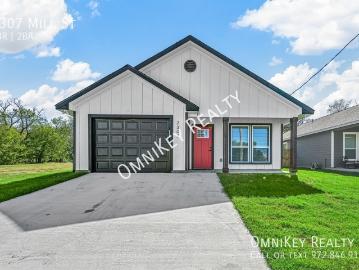 3 BR, 2 BA Apartment 2307 Mill St, Greenville, TX 75401
