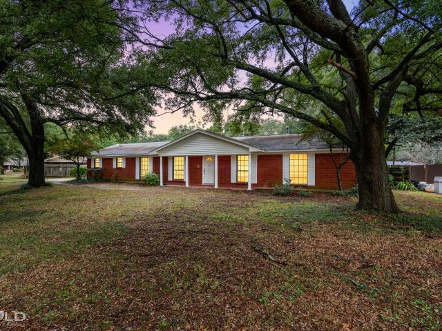 3 BR, 2 BA Apartment 2307 Waverly Drive, Bossier City, LA 71111