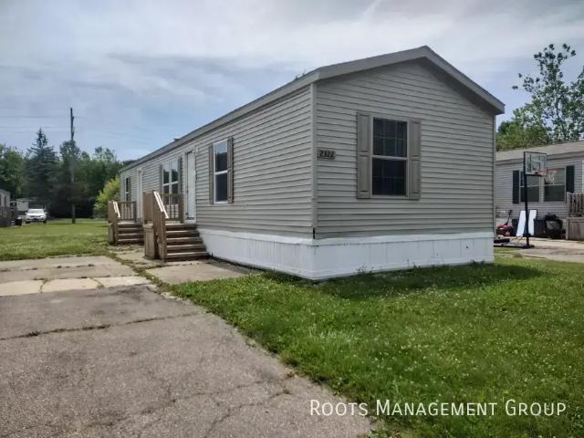 3 BR, 2 BA Apartment 2322 Cascade, Flint, MI 48504