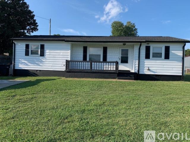 3 BR, 2 BA Apartment 2324 Cline Street, Statesville, NC 28677