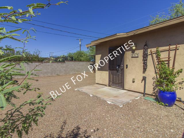 3 BR, 2 BA Apartment 237 E Waverly Street, Tucson, AZ 85705