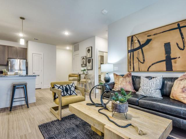 3 BR, 2 BA Apartment 2350 East Berry Street Unit 4201, Fort Worth, TX 76119