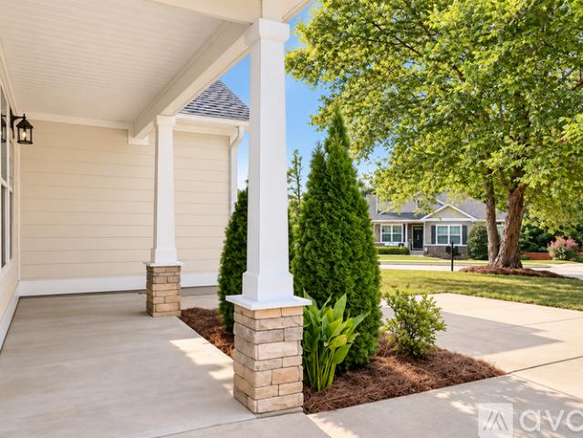 3 BR, 2 BA Apartment 2395 Waterstone Cir, Auburn, AL 36832