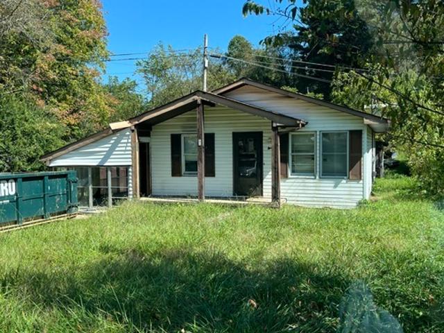 3 BR, 2 BA Apartment 23 Meteor Court, Waynesville, NC 28786