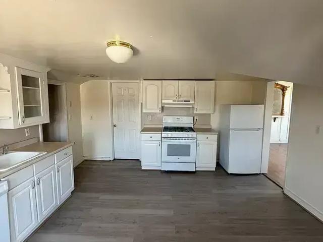 3 BR, 2 BA Apartment 23 Brown St, New Haven, CT 06511
