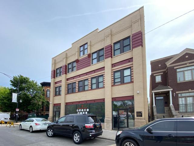 3 BR, 2 BA Apartment 3433 South Indiana Ave, Chicago, IL 60616