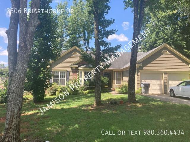 3 BR, 2 BA Apartment 3506 Briarthorne Dr, Charlotte, NC 28269