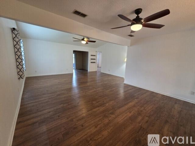 3 BR, 2 BA Apartment 35086 Whispering Oaks Blvd, Dade City, FL 33523