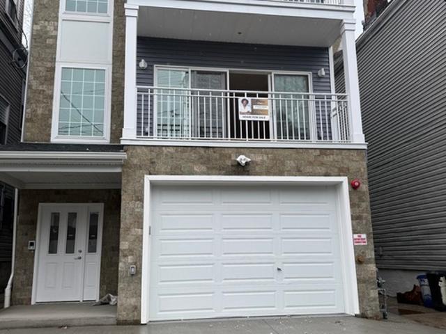 3 BR, 2 BA Apartment 357 359 South 11 Th Street, Unit 2, Newark, NJ 07103