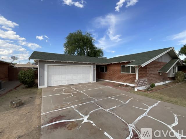 3 BR, 2 BA Apartment 3545 W Sierra Vista Dr, Phoenix, AZ 85019