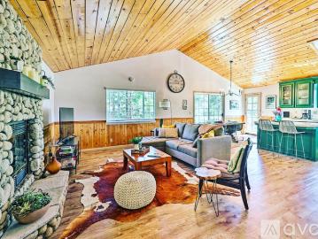 3 BR, 2 BA Apartment 360 Cedarbrook Drive, Twin Peaks, CA 92391