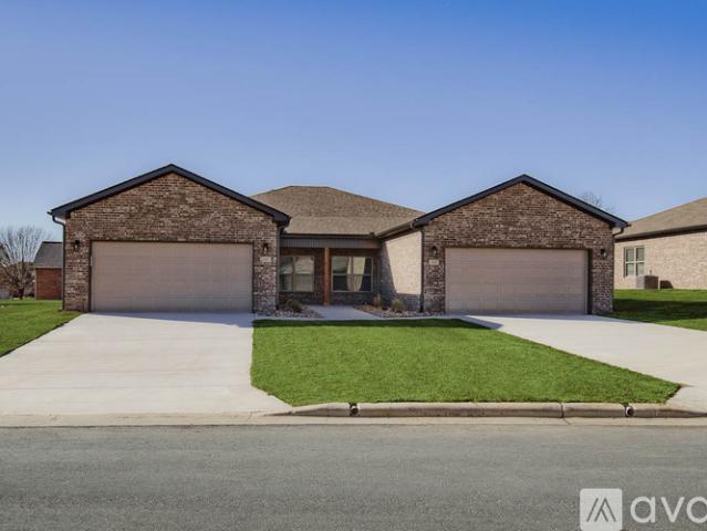 3 BR, 2 BA Apartment 361 Turnberry Court, Mountain Home, AR 72653